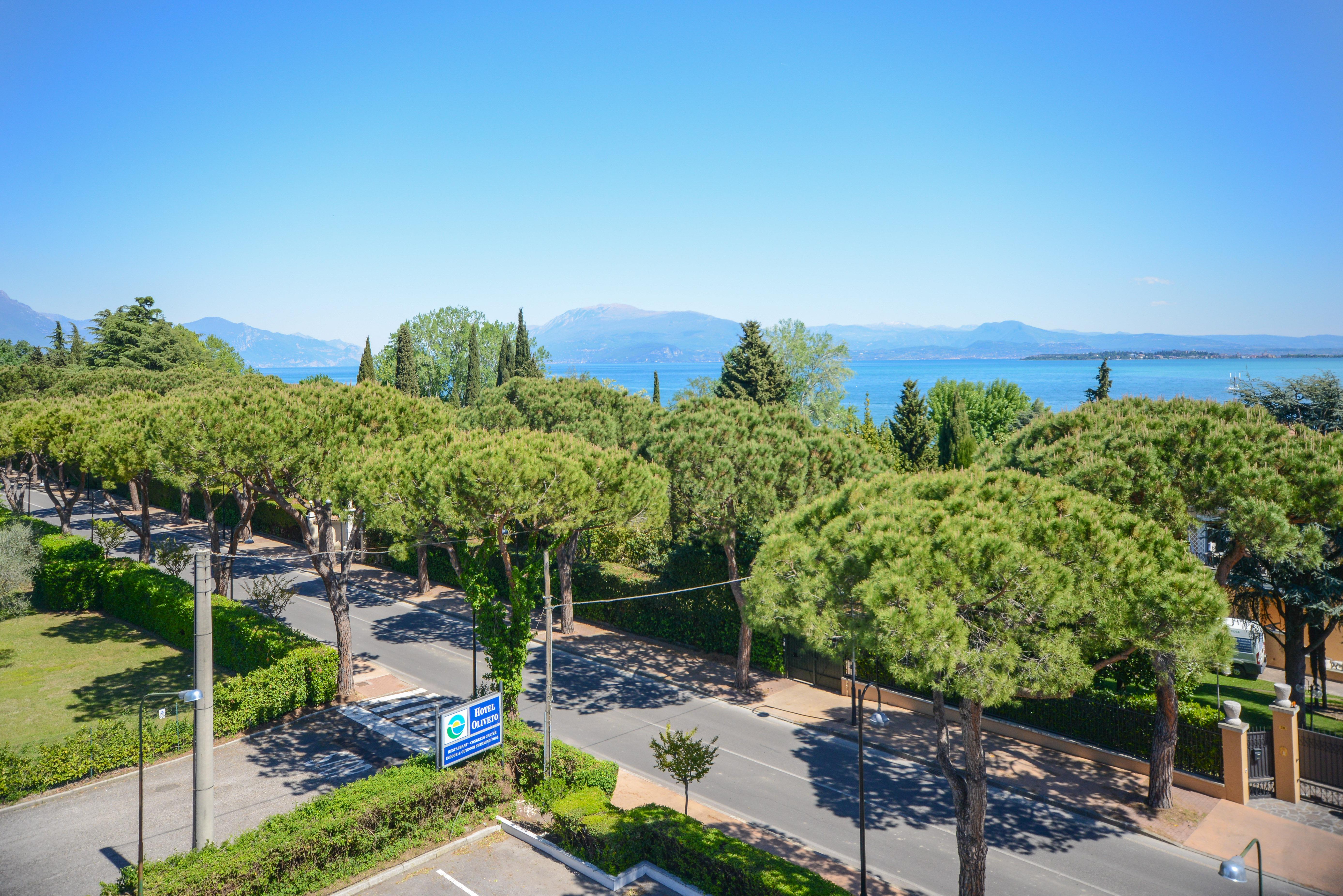 Hotel Oliveto Desenzano del Garda Exterior photo
