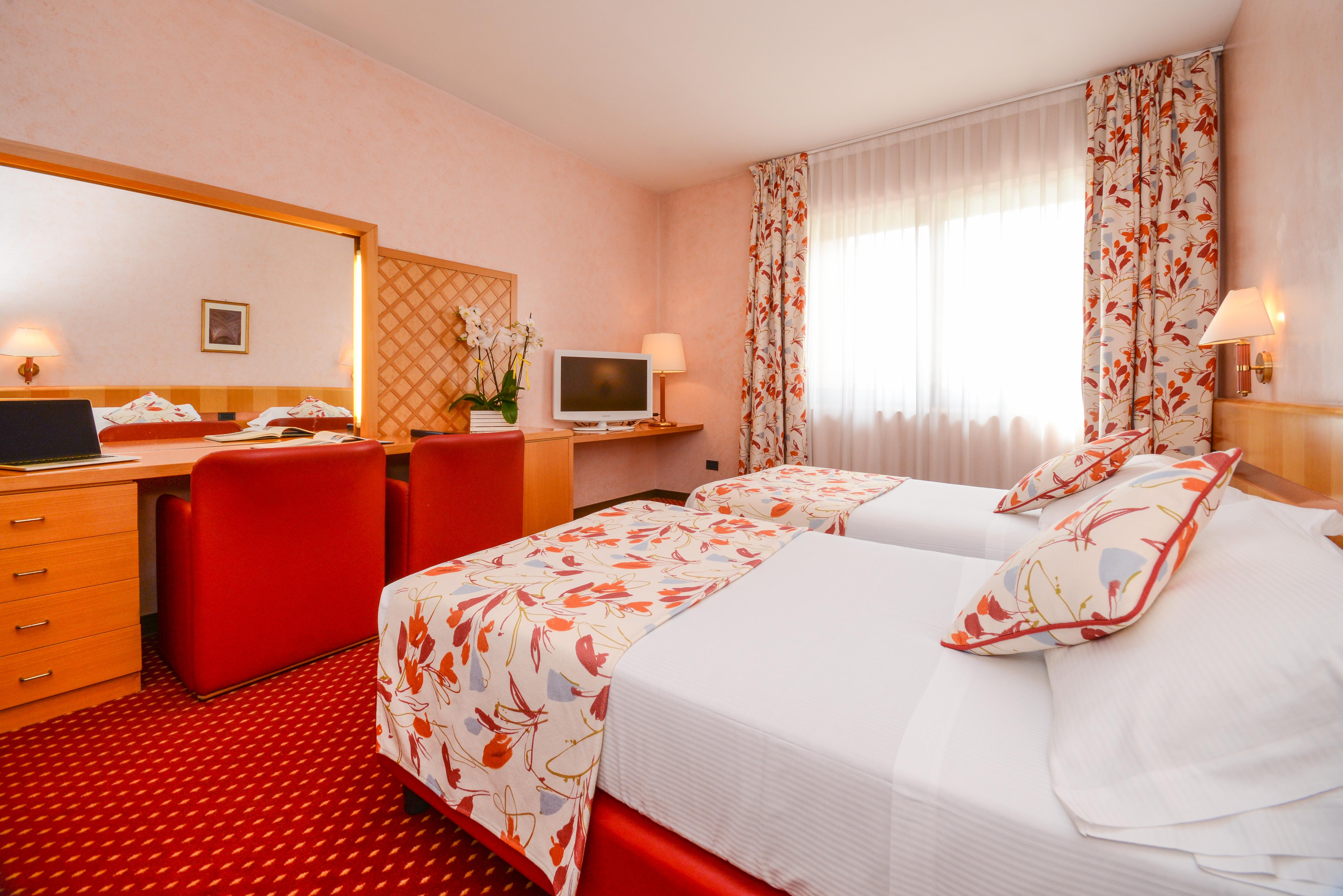 Hotel Oliveto Desenzano del Garda Exterior photo