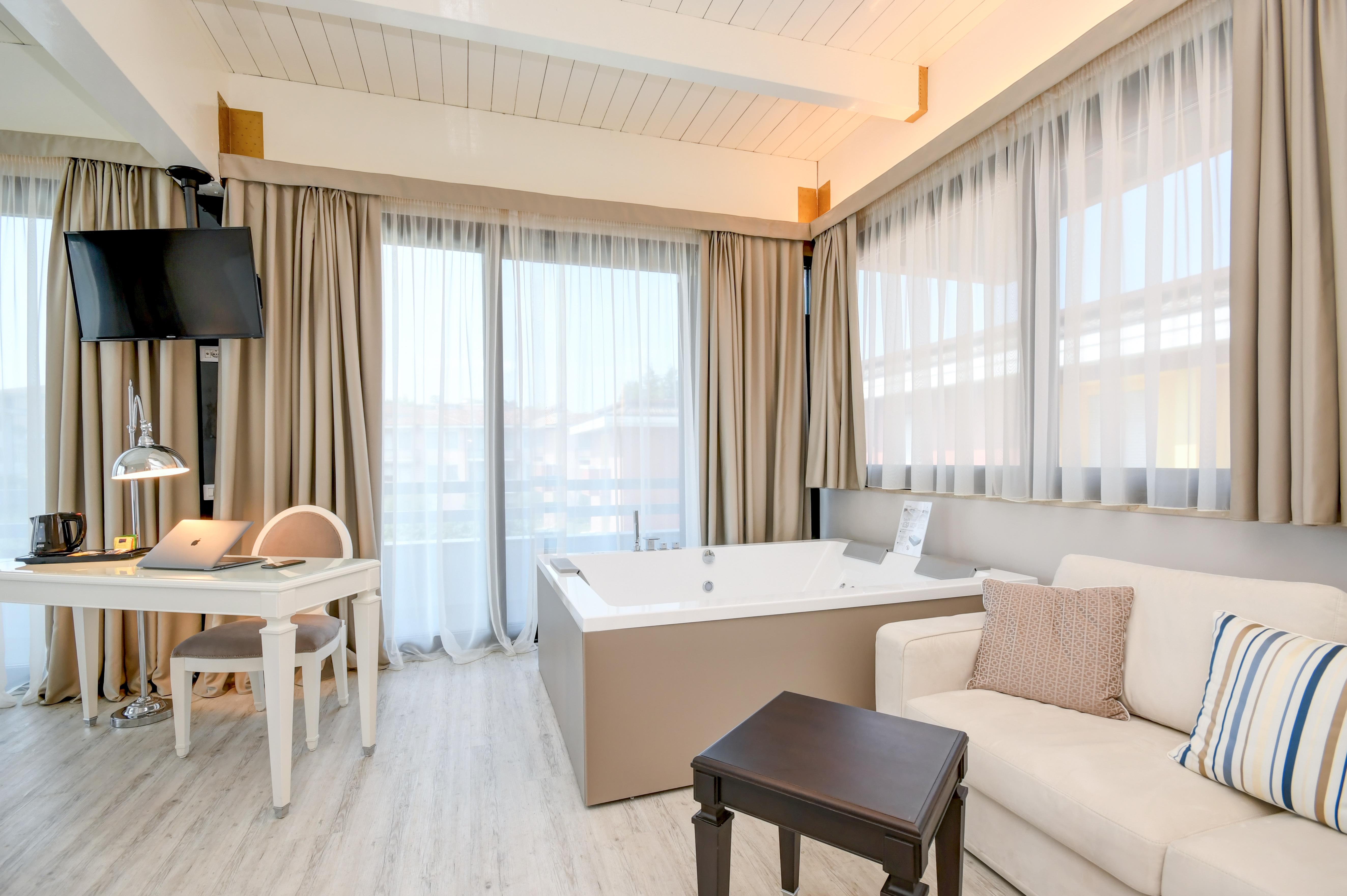 Hotel Oliveto Desenzano del Garda Exterior photo