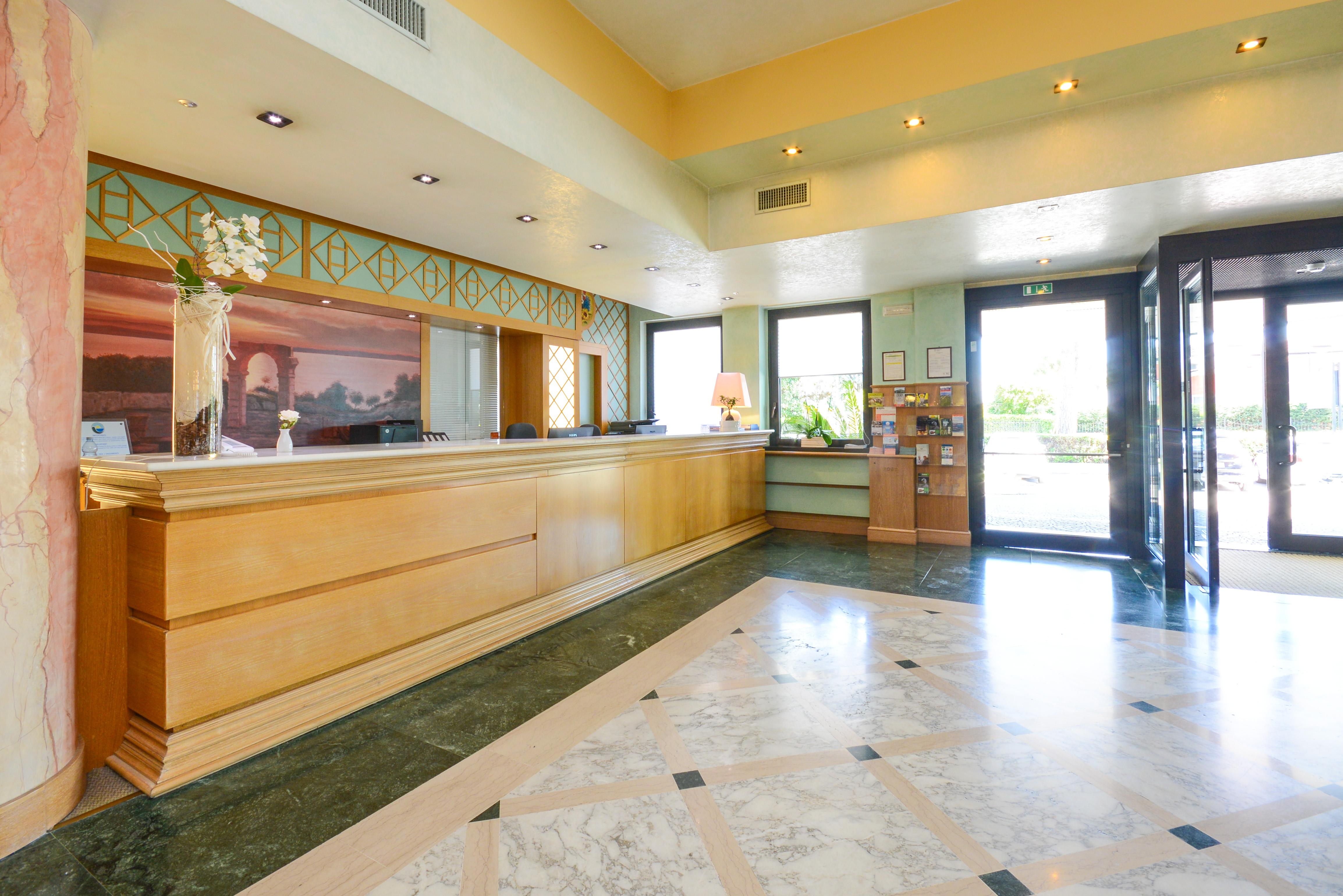 Hotel Oliveto Desenzano del Garda Exterior photo