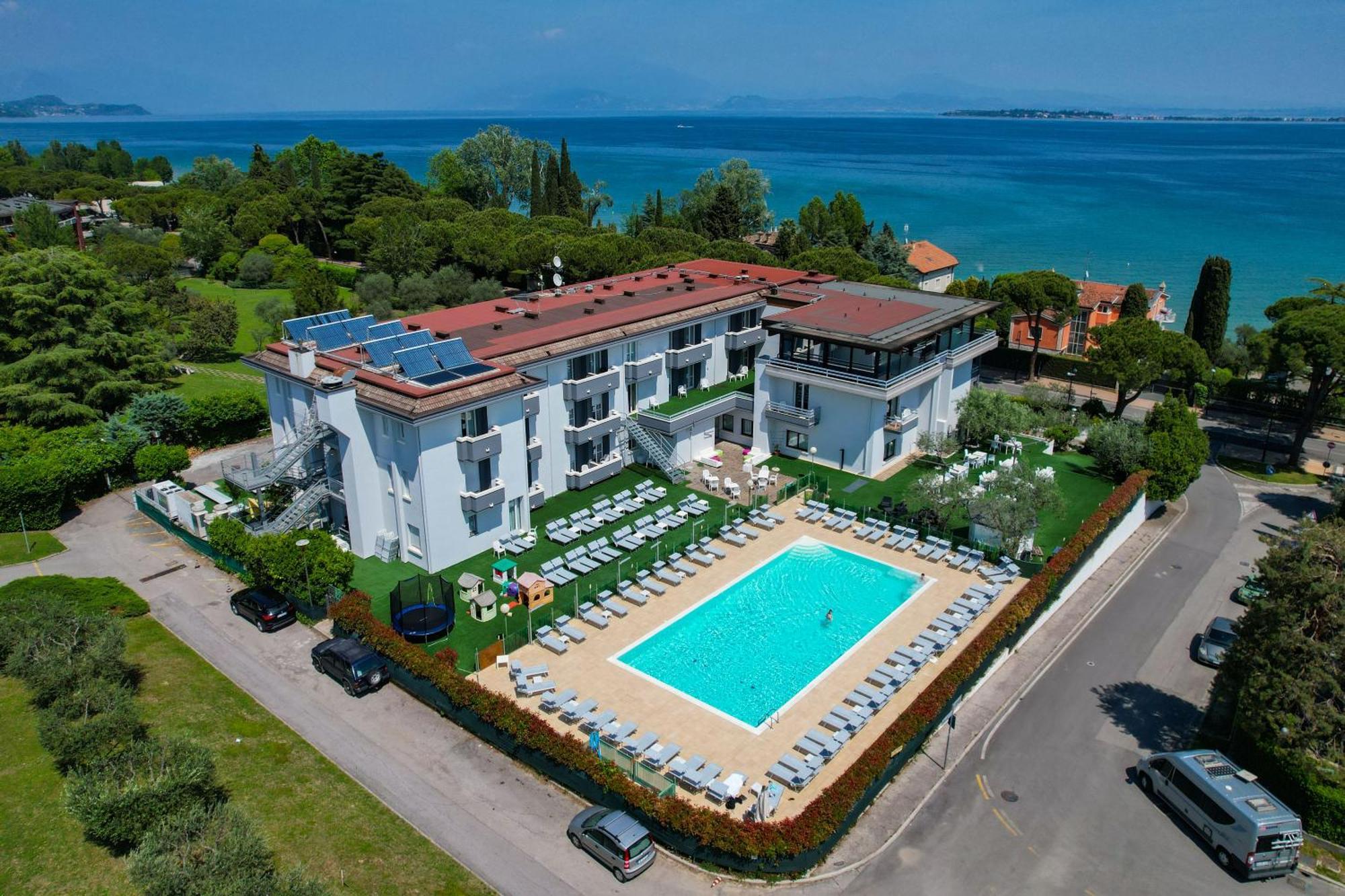 Hotel Oliveto Desenzano del Garda Exterior photo