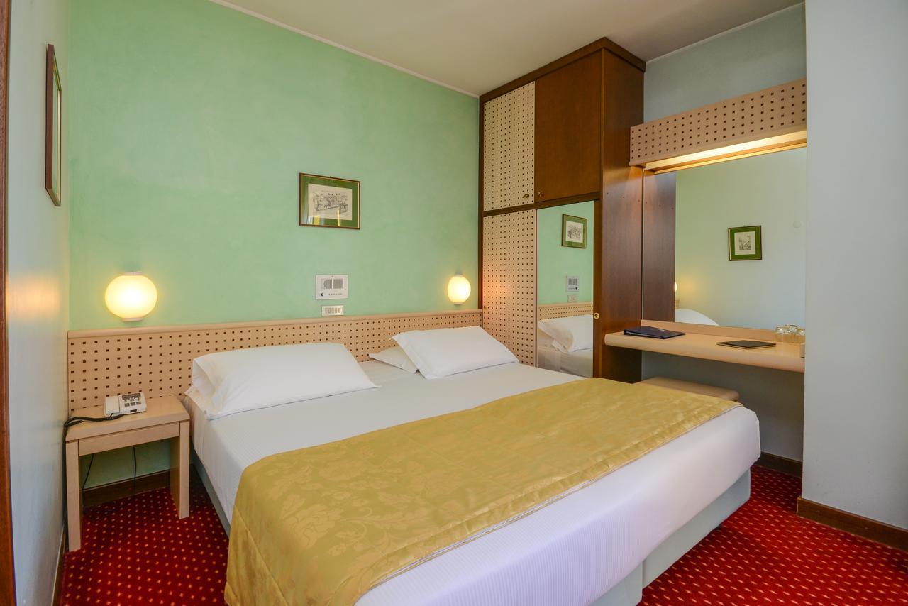 Hotel Oliveto Desenzano del Garda Exterior photo
