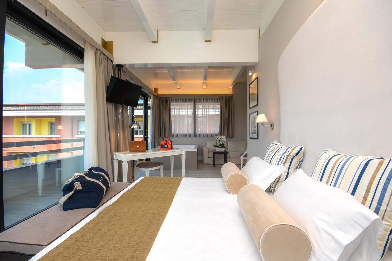 Hotel Oliveto Desenzano del Garda Exterior photo