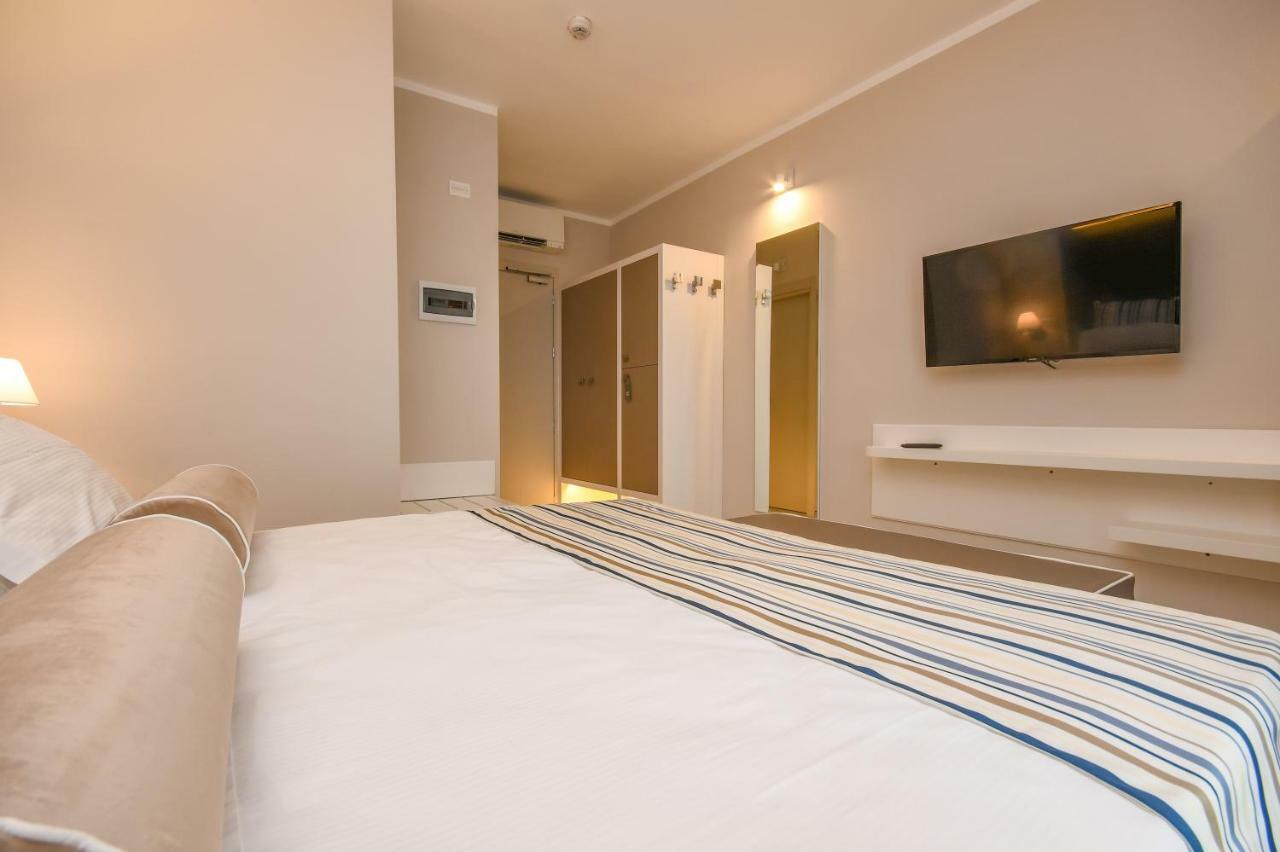Hotel Oliveto Desenzano del Garda Exterior photo