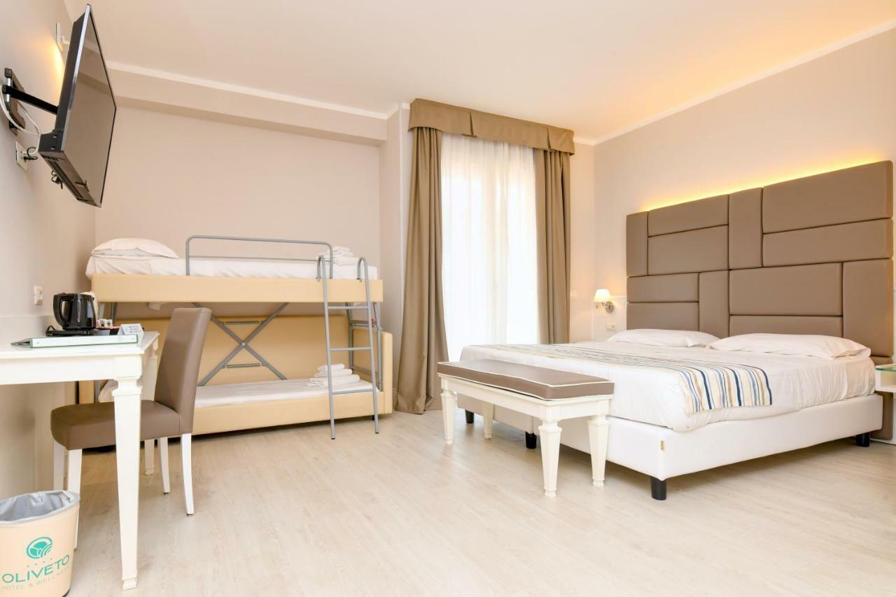 Hotel Oliveto Desenzano del Garda Exterior photo